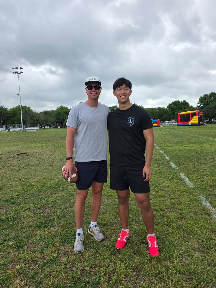 MaxLu09's tweet photo. Down in Dallas this spring break getting my first real punt training in with Falcons punter @gill_trenton. Early work—drop needs plenty of cleaning up, but we’re on the way ✌️.

1st day of practice, consistently hitting 50yds with 4.0s hang time. Much improvement to come! https://t.co/Gxwt91igzS