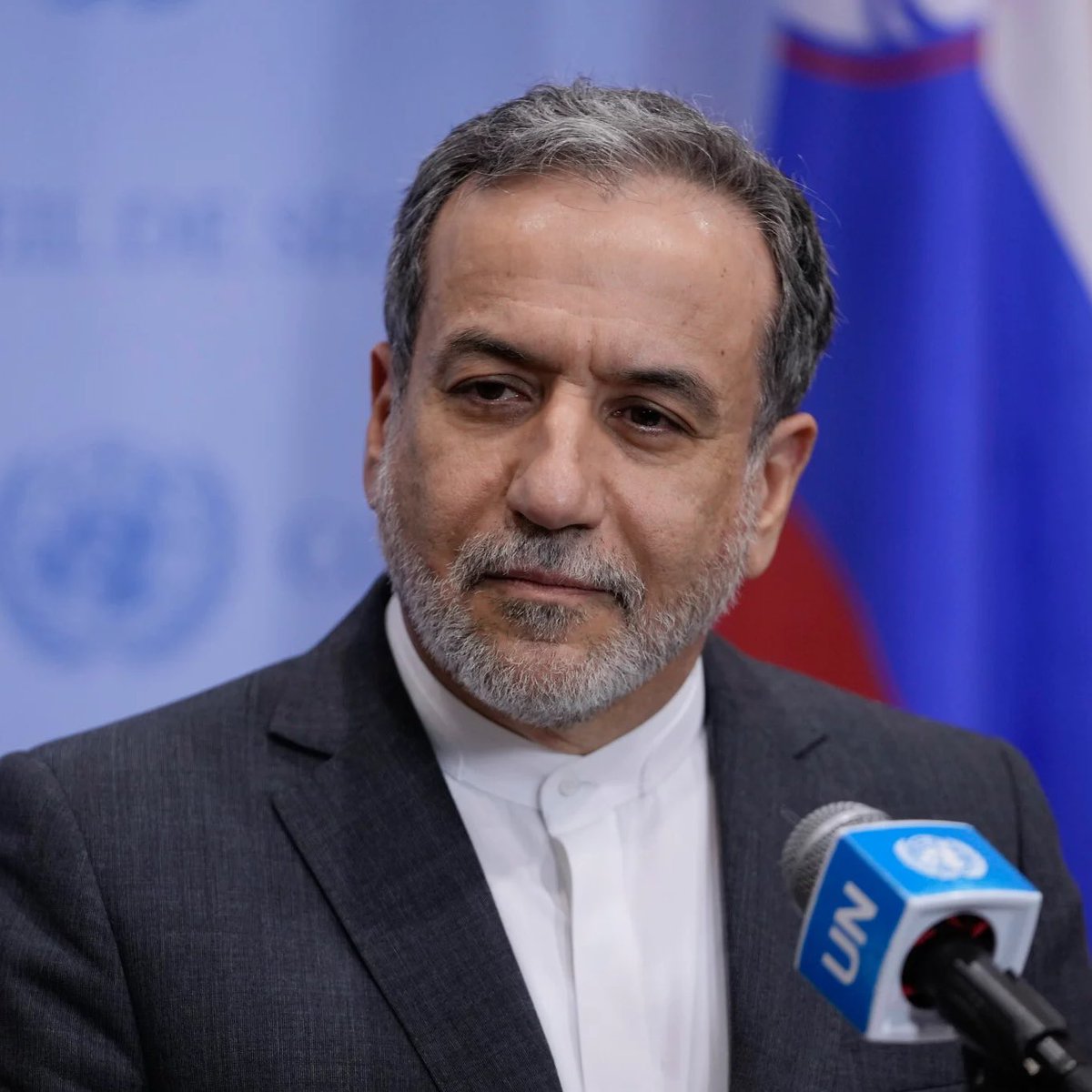 SwanDesk tweet media