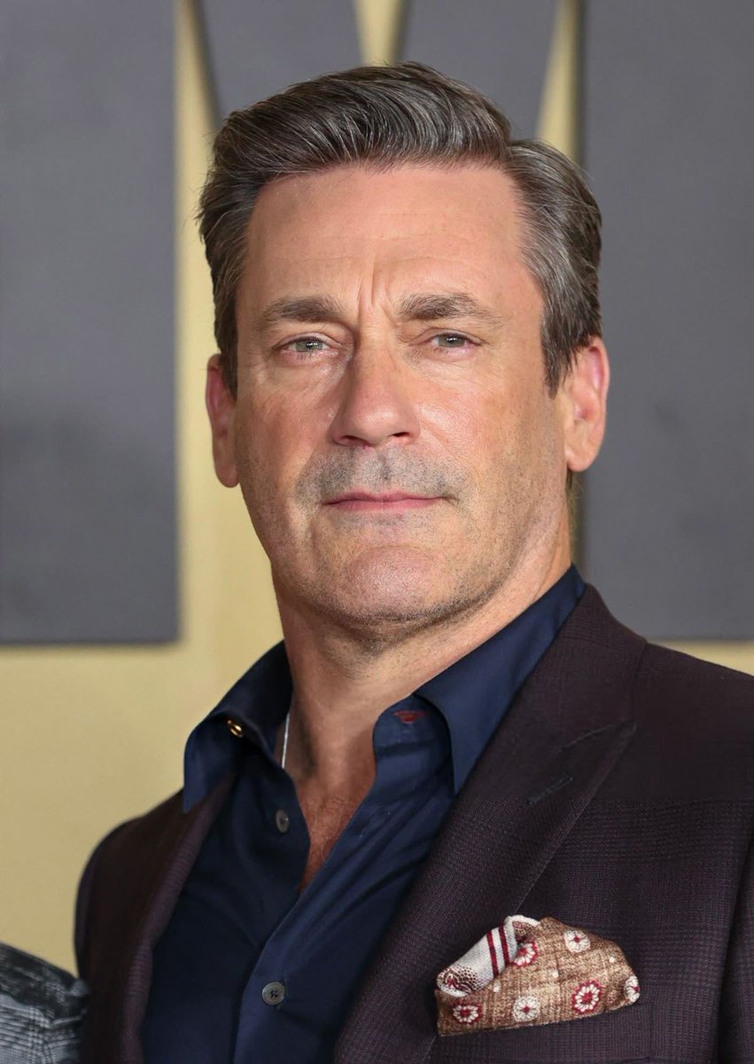 TheMale_Central's tweet photo. I need a slice of the Hamm https://t.co/9VWrj80SRE