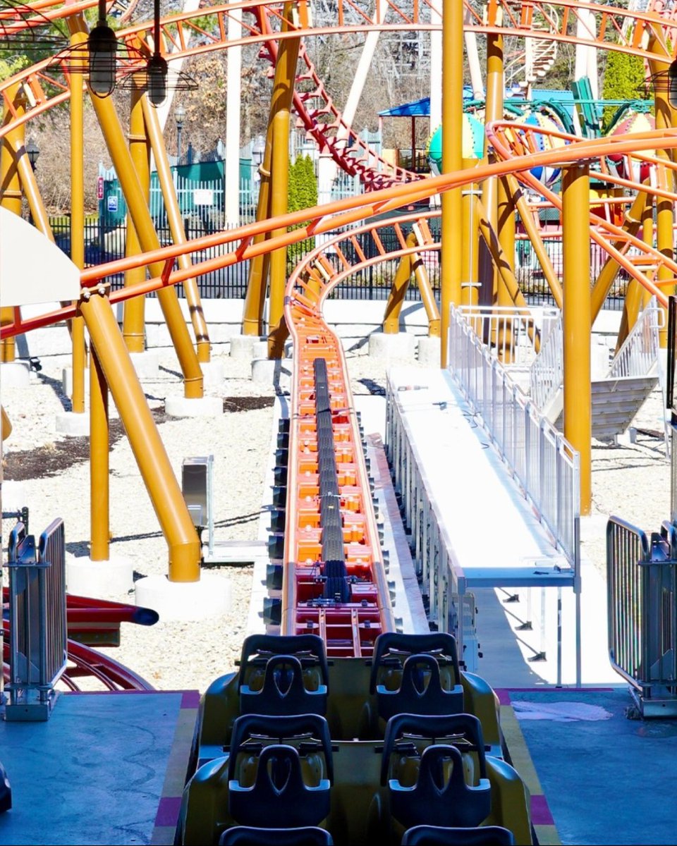 Six Flags NE tweet media