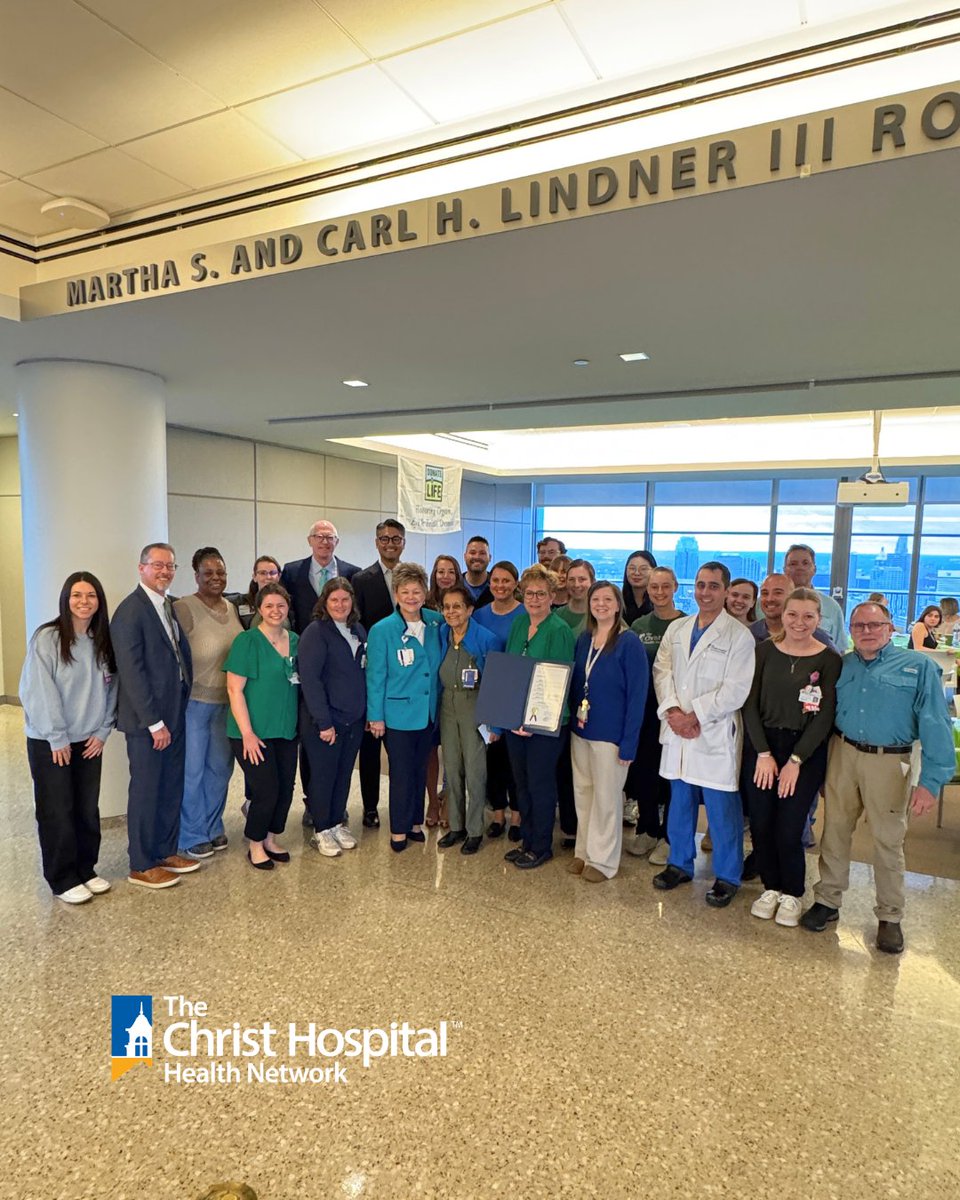 ChristHospital's tweet photo. We raised the Donate Life flag at @ChristHospital for #NationalDonateLifeMonth, a powerful reminder of lives transformed through organ donation.

Joined by transplant recipients, living donors, and a proclamation from @AftabPureval, we celebrated and honored those affected. https://t.co/kmBSsQjXwj