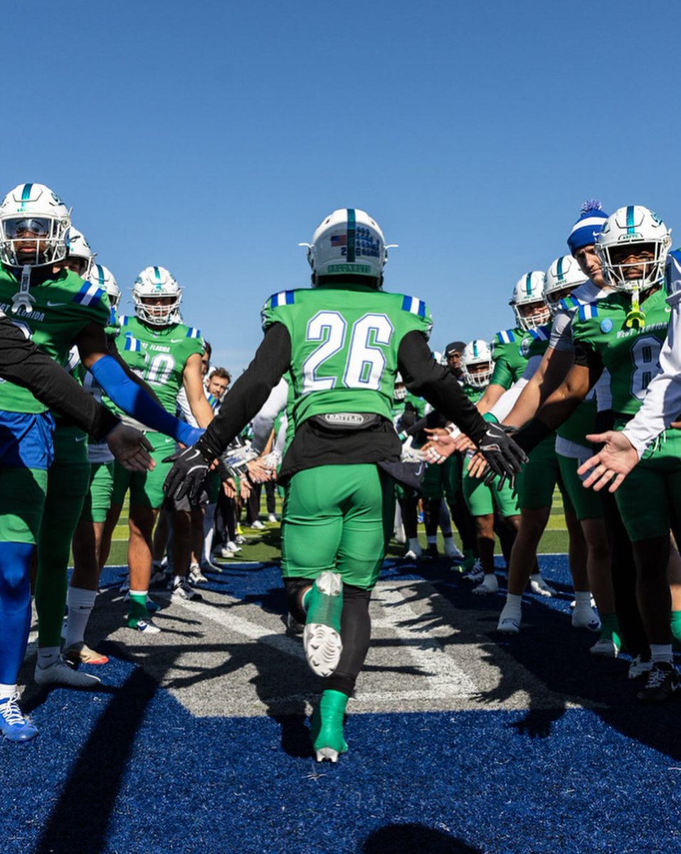sixcunninghams's tweet photo. Excited for @UWFFootball @GoArgos @UWF moving up to Division one in '26 #ARETE  #GOArgos 💙💚 https://t.co/YURQTUgfdg