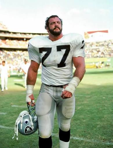 Happy heavenly birthday to Lyle Alzado #RaiderNation