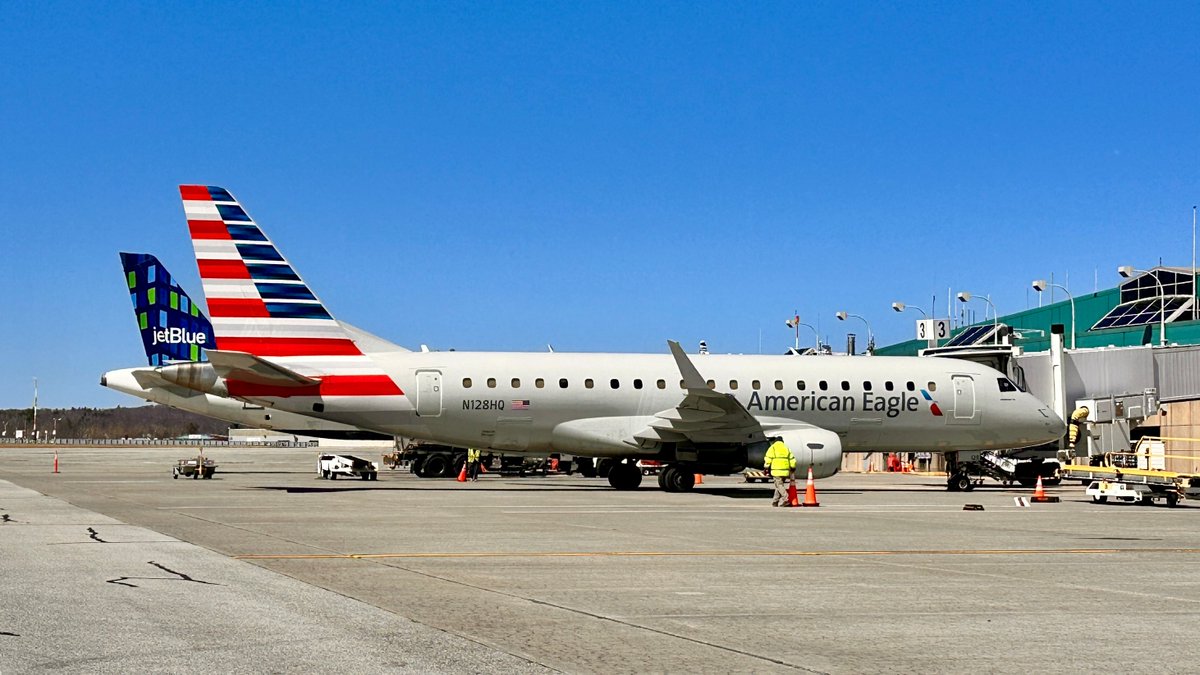 Worcester Airport tweet media