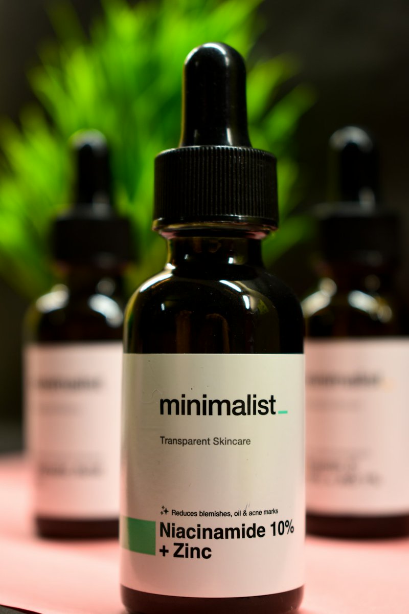 Ingredientsage's tweet image. Niacinamide, also known as vitamin B3, is a powerhouse ingredient in skincare. It hydrates, brightens, and improves skin texture while minimizing pores and fine lines. It helps with acne, redness, and uneven tone, making it a must-have in your routine! ✨ #SkincareEssentials
