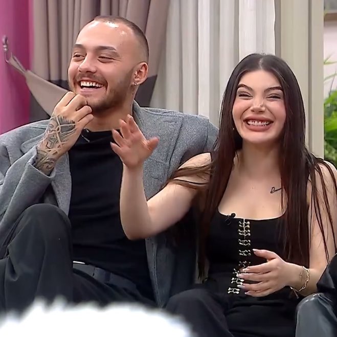 elosukusu tweet media