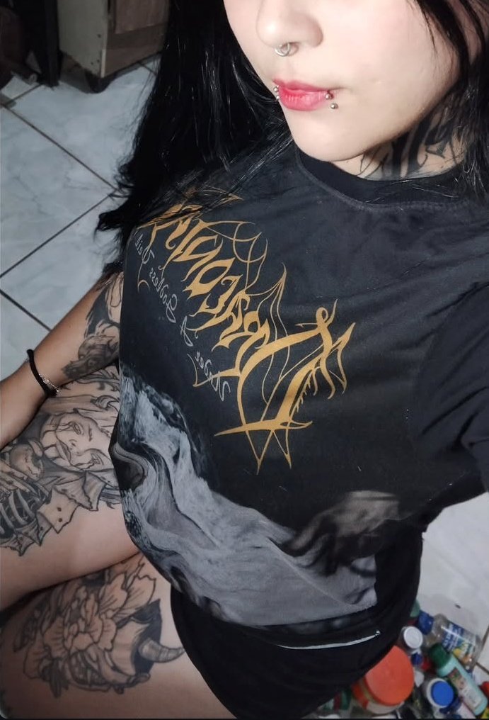 minha camisa linda da Draconian 😌