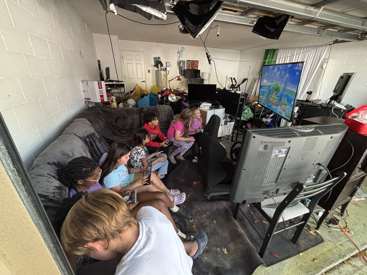 WesWorld tweet media