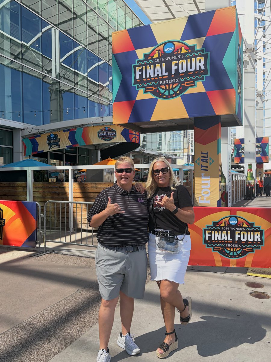 lavsummers tweet media