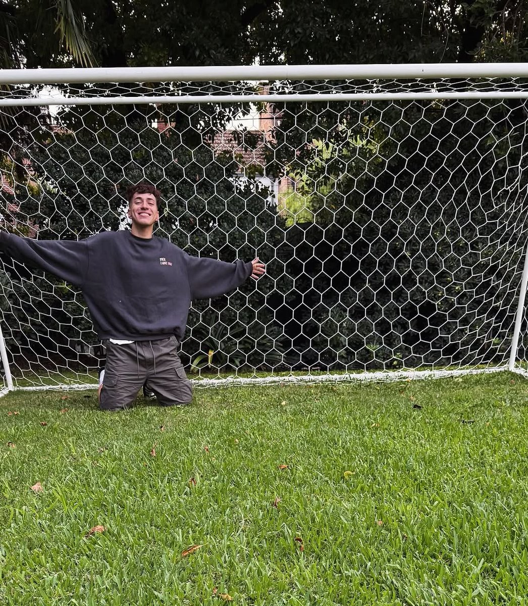 yanis ♓✨ tweet media