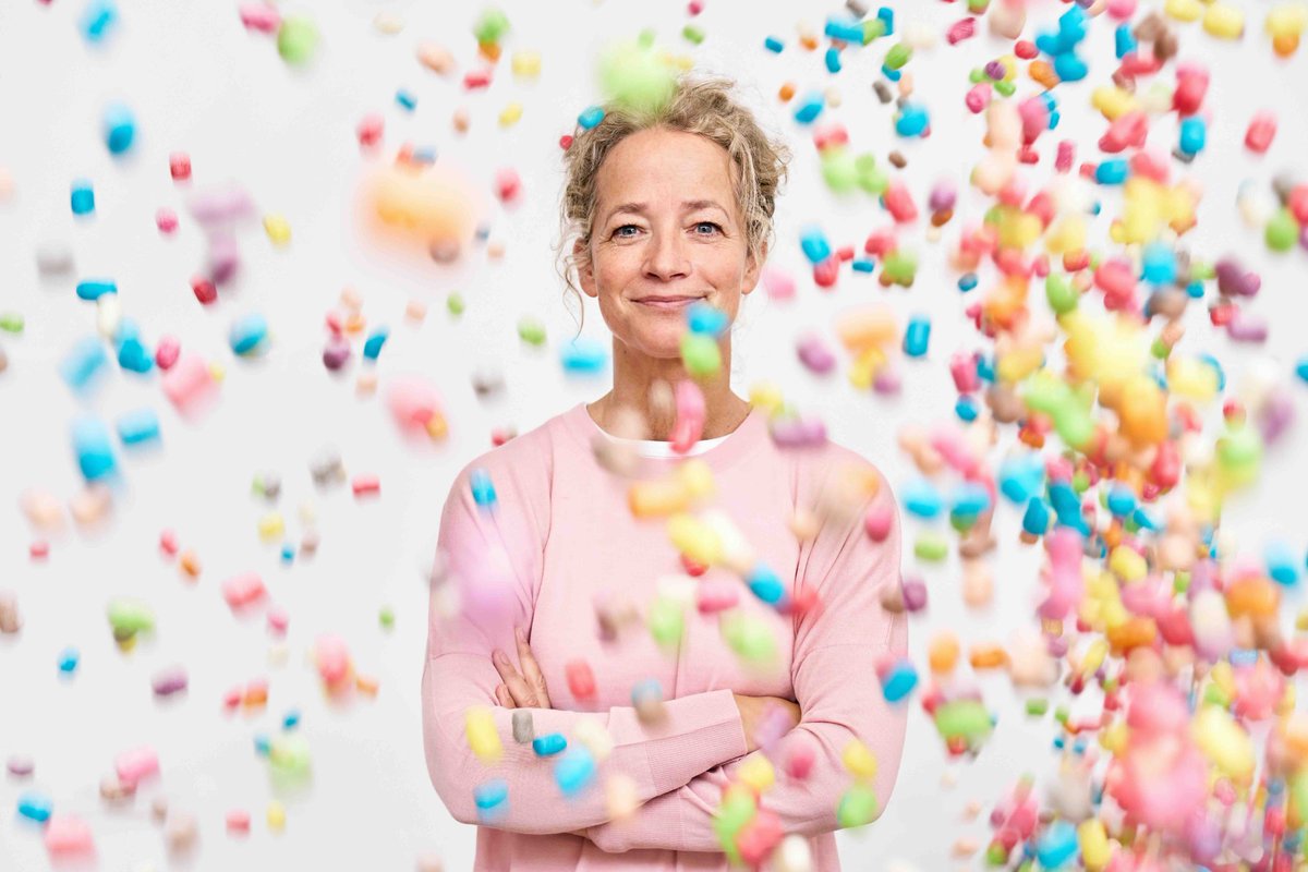 Toedtmann's tweet photo. Fragebogen „Nahaufnahme“ mit Playmais-Chefin Britta Loick mit dem Erkennungsmerkmal rotes Notizbuch #ManagementBlog @wiwo Fragebogen „Nahaufnahme“ mit Playmais-Chefin Britta Loick mit dem Erkennungsmerkmal rotes Notizbuch https://t.co/pUB8cJJoa6