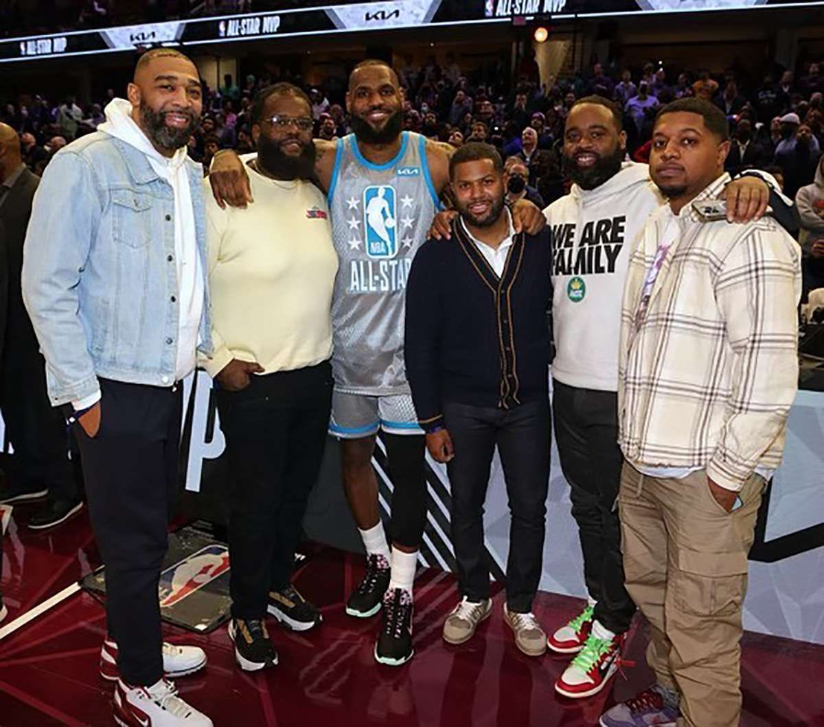 Barry Spike 🎙 tweet media