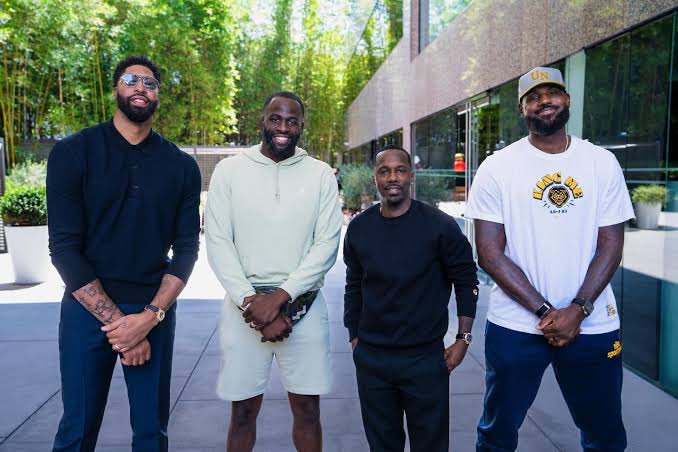 Barry Spike 🎙 tweet media