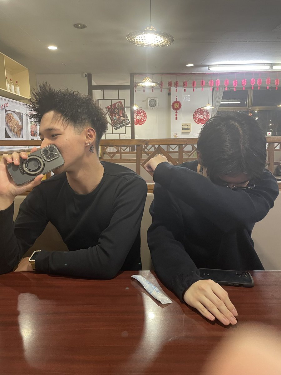 KuronekoYip's tweet photo. スキン王帰りました🙄
なんか…部屋にいないと寂しいなぁ🥲
こまつとスキンではしゃぎながら楽しかったわ😌
また、夏に遊びに来るな！って言ってたから☺️楽しみだわ‼️
小学生だった2人が…はやいなぁ
今日と今年の写真
成長したでしょ🤣
スキン！ネクタイ👔の付け方忘れるなよ🤣‼️ https://t.co/nY1zT8zgVZ