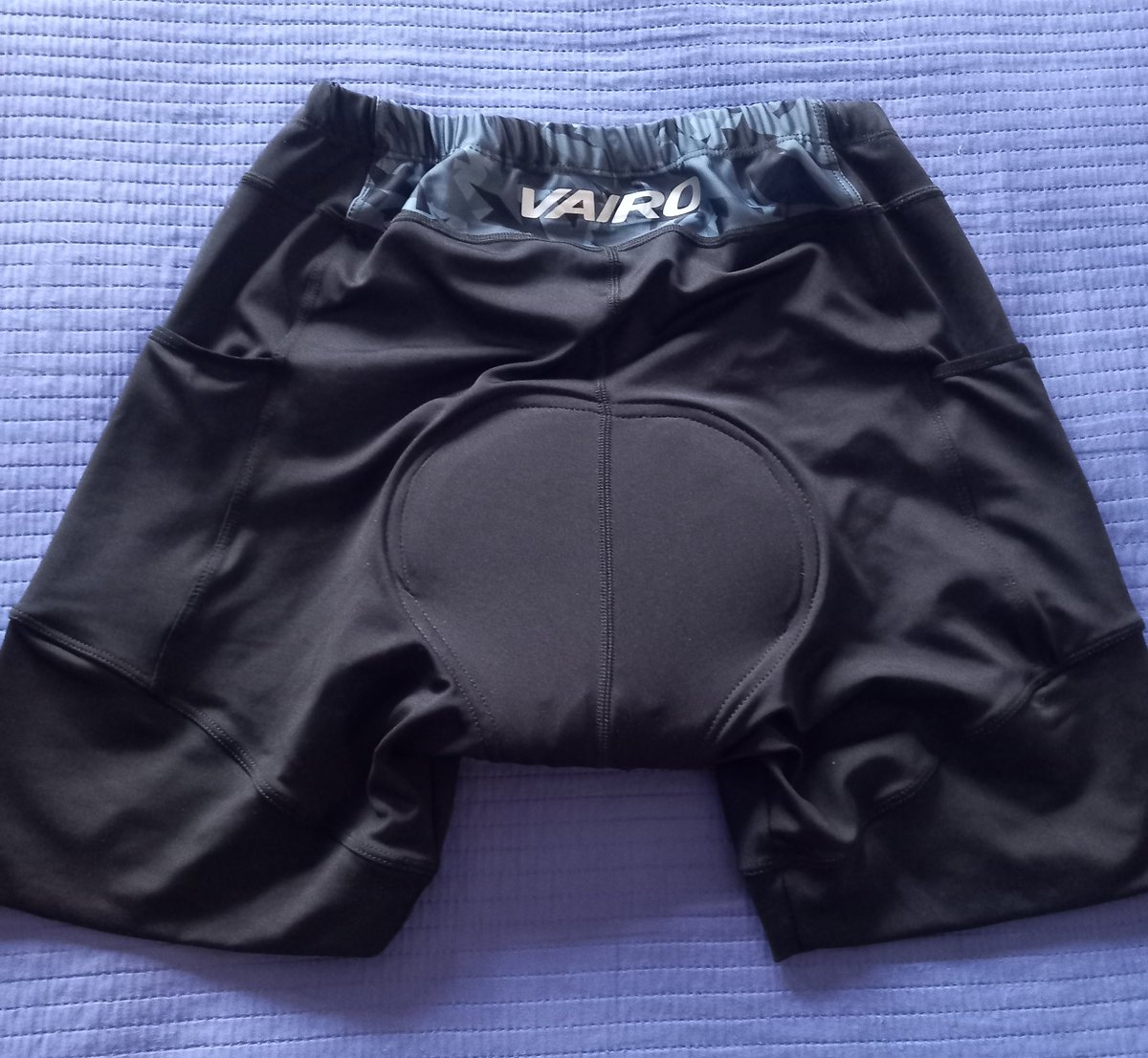leonvodoo's tweet photo. Se vende Vairo camuflaje. LARGE (nueva sin uso)  z congreso. Dm https://t.co/ny7cwmCNTT