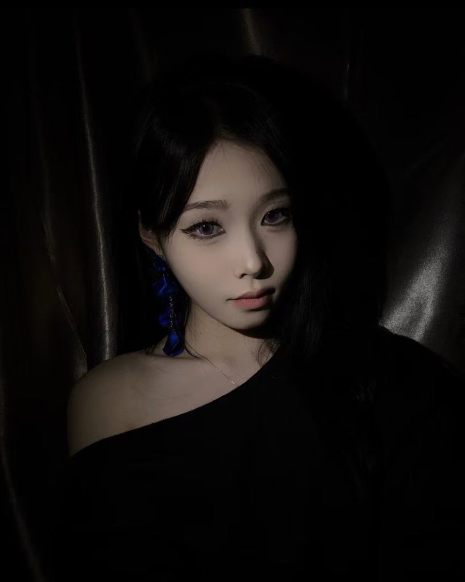 GiHulpgkb's tweet photo. 22岁的女权婊党菲菲

平时是装正经厌男的女权婊，背地里就是个渴望被评价被使用的骚货。
婊子想看看自己值多少钱，评论区报价。

#反差婊 #男尊女卑 #骚逼 #肉便器 #母狗  #鸡巴套子 #母猪 #合照 #贡奴 #女神婊 #自毁 #倒贴 #洗脑 #女权婊 #胁迫  #堕落 #人妻 #女大 #女高 #恋臭 #名媛 https://t.co/LhQgIv21C3