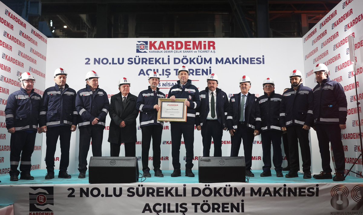 yerlimilli_tr's tweet photo. KARDEMİR'in 74 milyon dolara mal olan üç önemli yatırımın açılışı Enerji Bakanımızın katılımıyla gerçekleştirildi.

2 No’lu Sürekli Döküm Makinesi, Vakum Tesisi ve Sizing Block yatırımları ile KARDEMİR’in üretim kapasitesi artırılıp, katma değerli ürün çeşitliliği gelişecek. https://t.co/Gyh6rkjc02