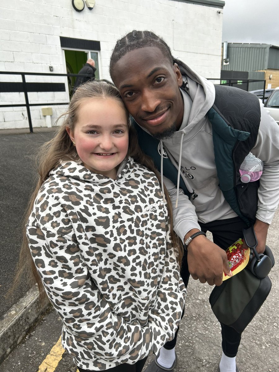 Marthamoofgr's tweet photo. What a guy Mendy is! Been airing for this all season! His first fgr goal and he smashes it top corner from 40 yards out! Top class! @FGRFC_0fficial @LaurentMendy78 #mybestie #LM6 https://t.co/puHzD26vVC