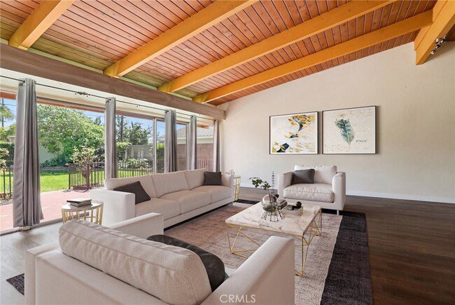 Realtorlsmith's tweet image. ✨ Space, privacy, and versatility.

Architect-designed 7BD/3BA estate (~3,700 sq ft) on an 11,000+ sq ft lot with modern upgrades and a private backyard—ideal for multi-gen living or care facility use.

Rare scale and flexibility. 🏡

#LuxEstate #MultiGenLiving #SoCalRealEstate