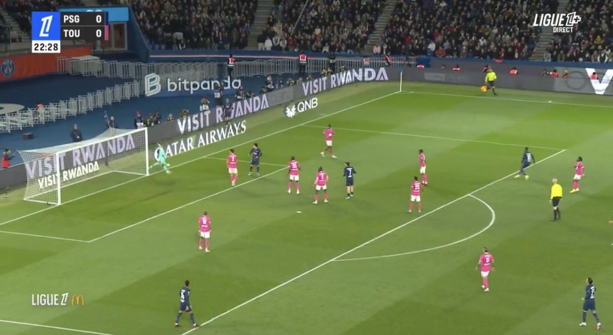 𝗟’𝗛𝗨𝗠𝗜𝗟𝗜𝗧𝗘́ 𝗗𝗨 𝗕𝗔𝗟𝗟𝗢𝗡 𝗗’𝗢𝗥 Ousmane Dembélé 🇫🇷😁🌕

« 𝗟𝗘 𝗕𝗨𝗧 𝗘𝗦𝗧 𝗗𝗨𝗥 𝗔̀ 𝗠𝗘𝗧𝗧𝗥𝗘, 𝗦𝗜 𝗝𝗘 𝗟𝗘 𝗧𝗘𝗡𝗧𝗘 𝟭𝟬 𝗙𝗢𝗜𝗦, 𝗝’𝗘𝗡 𝗠𝗘𝗧𝗦 𝗤𝗨’𝗨𝗡. »

(<a href="/ligue1plus/">L1+</a>)