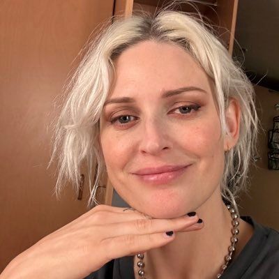 vivienne ⚢ tweet media