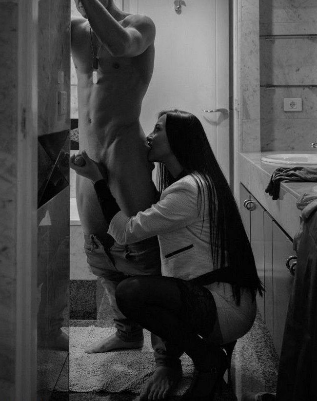 Tenía mil infiernos en la punta
 de la lengua pero cuando lamía
 mi cuerpo el infierno me sabía
 a gloria…