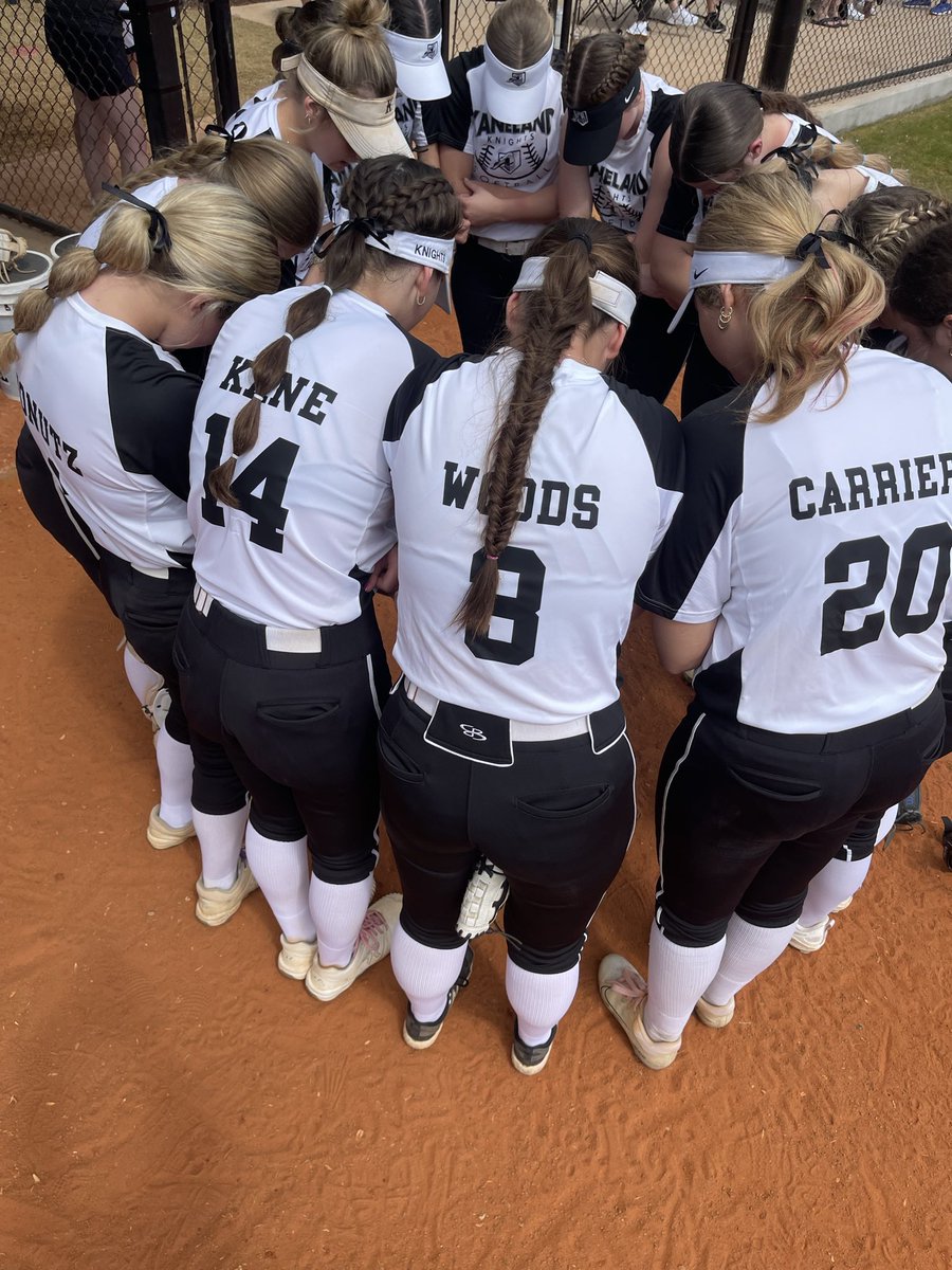 KanelandSb's tweet photo. 🥎Kaneland Knights Softball finished their Spring break Trip with a 3-2 record against some great competition in Myrtle Beach🥎
They Worked, They Learned and Grew Together as a Team.
Time to get back Home on some Midwest Dirt and Play!
#KnightsProud
#MidwestDirt
#HereWeCome https://t.co/wURk4qiVsY