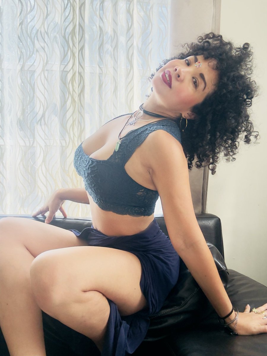 SeleneFierce's tweet photo. Goddess energy
you don’t touch it, you feel it 

#OnlyFans #DivineFeminine #GoddessVibes #Irresistible https://t.co/iUtWC8GjJG