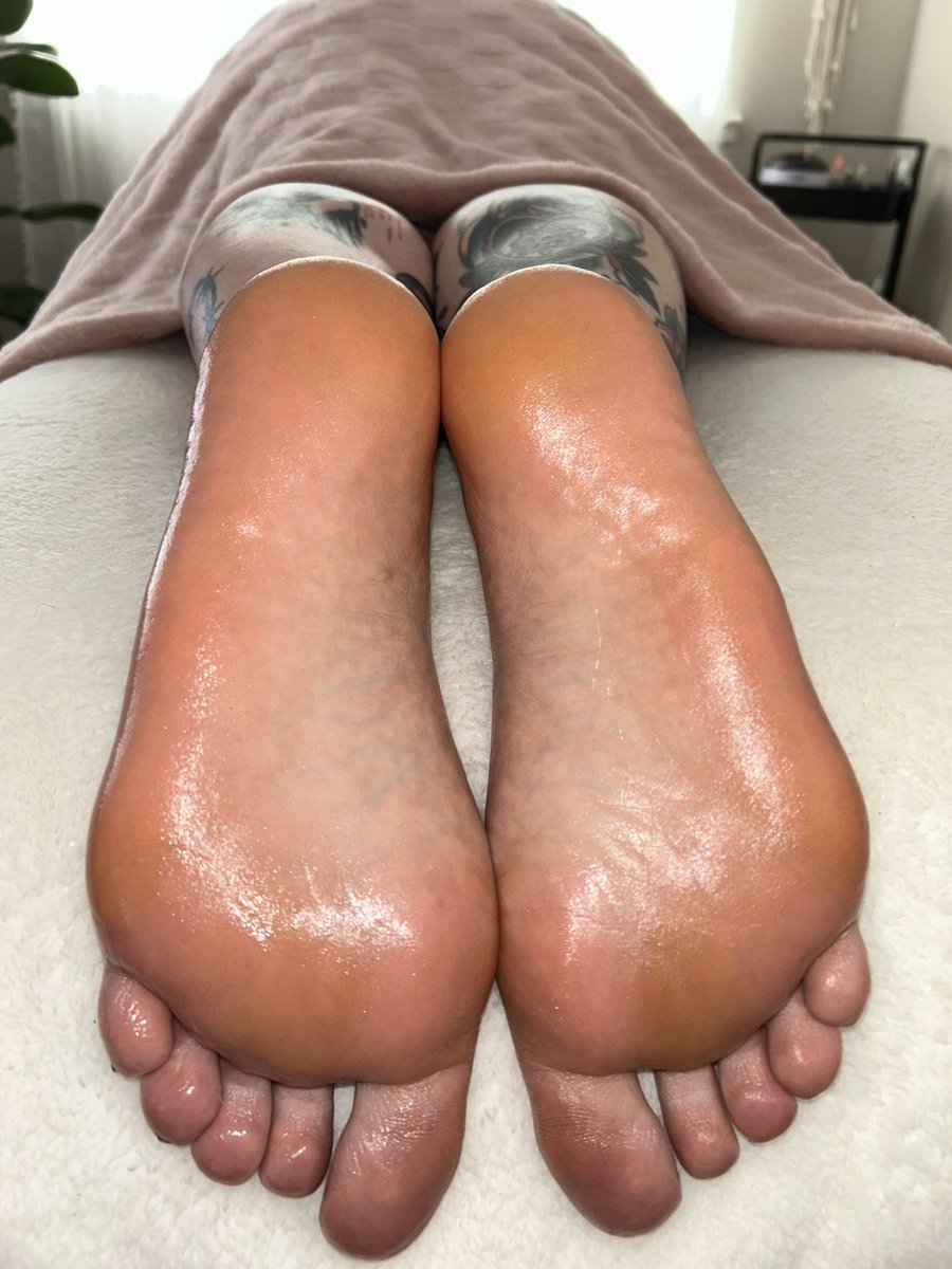 Divinesize9s tweet media