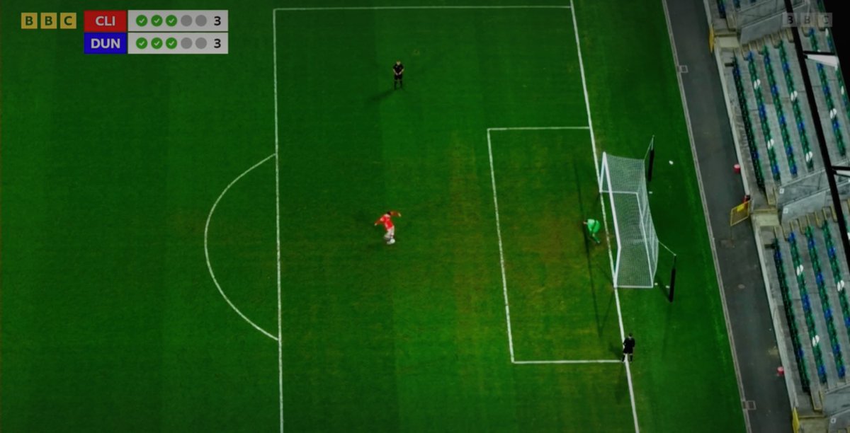 ATGroundsNI's tweet photo. Now it’s a shite penalty and a decent save, but what’s the point of having the lino staring right at Decky Dunne a yard for his line😭 https://t.co/RNQZ9zdDka