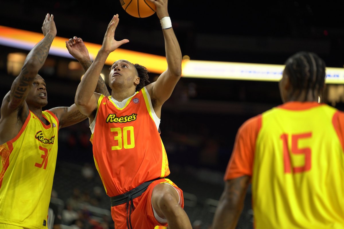 GW Men's Basketball tweet media