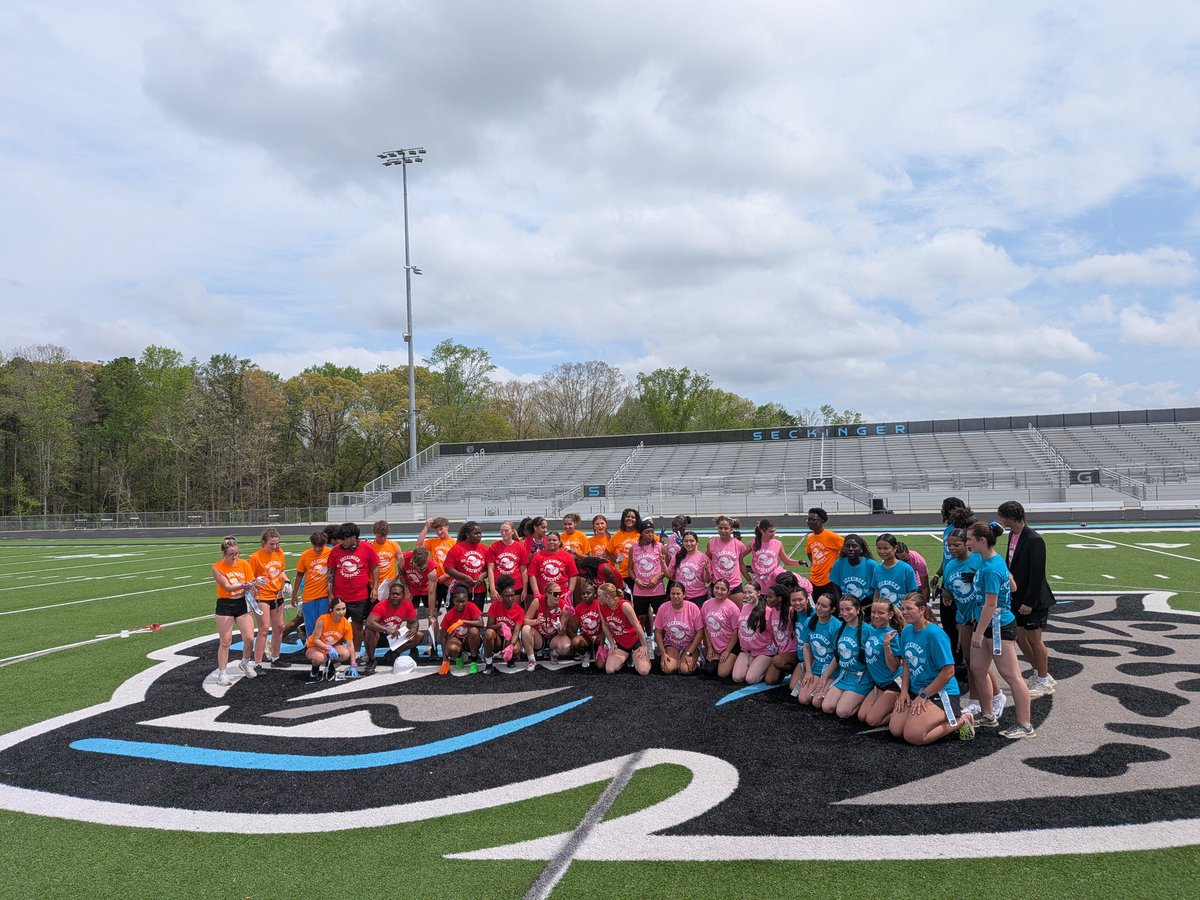 Coach_Will_i_am's tweet image. Red Senior Team w/ the W!  #powderpuff #classof26 #JagsUp