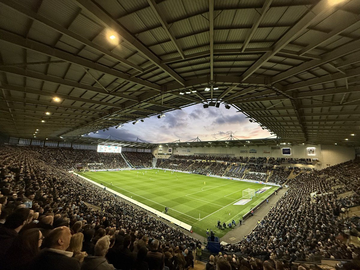 S Reed (Author)🦇👽🧣🕰 tweet media