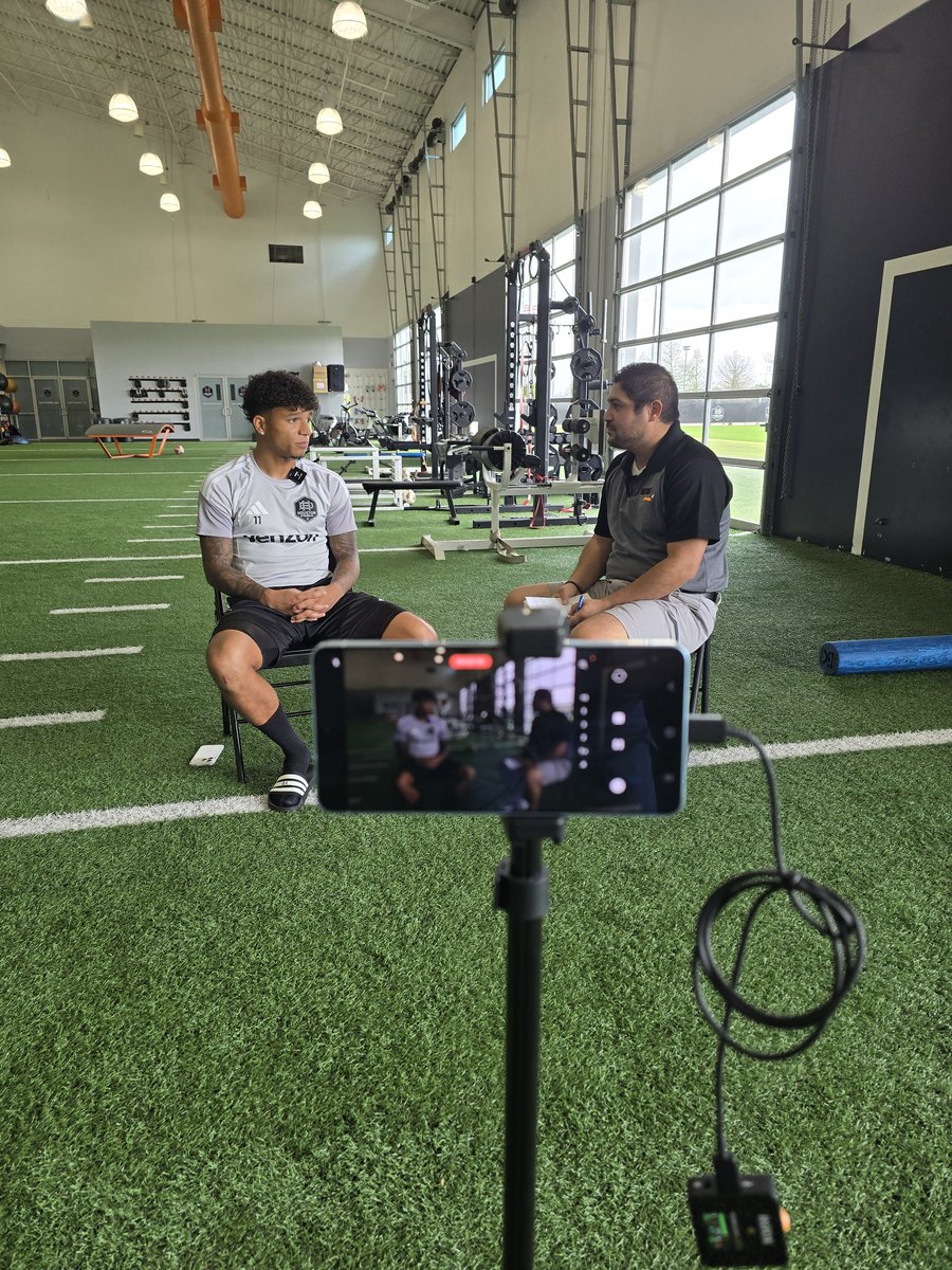 NoodleTiempo's tweet photo. Foxtrot Media was busy this morning getting to know some @HoustonDynamo players. Keep an eye out on FoxtrotTV for these interviews soon.
-Lawrence Ennali 
-Augustin Resch
-Diego Gonzalez
@DynamicFoxtrot @ElDinamico_GB @Old_Soccer_Guy https://t.co/vPsVZnwPYg