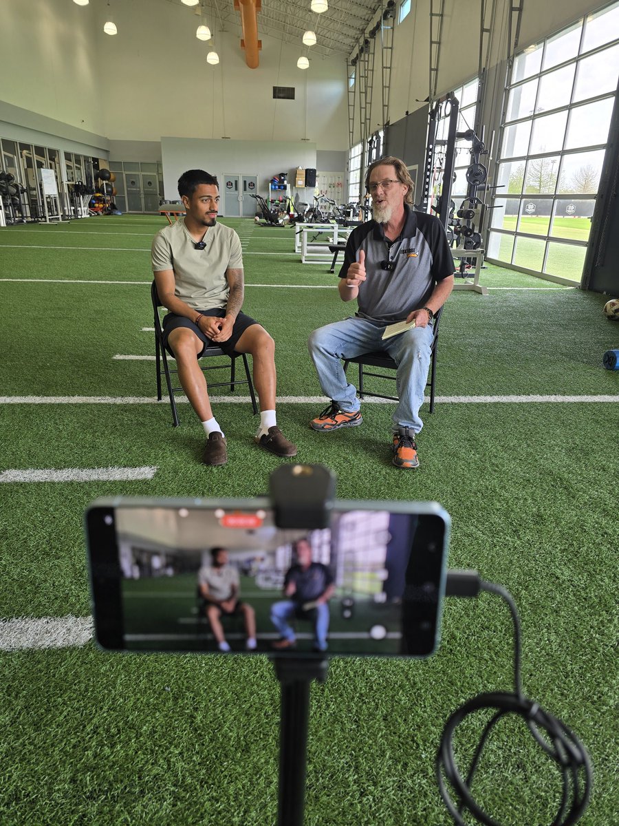 NoodleTiempo's tweet photo. Foxtrot Media was busy this morning getting to know some @HoustonDynamo players. Keep an eye out on FoxtrotTV for these interviews soon.
-Lawrence Ennali 
-Augustin Resch
-Diego Gonzalez
@DynamicFoxtrot @ElDinamico_GB @Old_Soccer_Guy https://t.co/vPsVZnwPYg