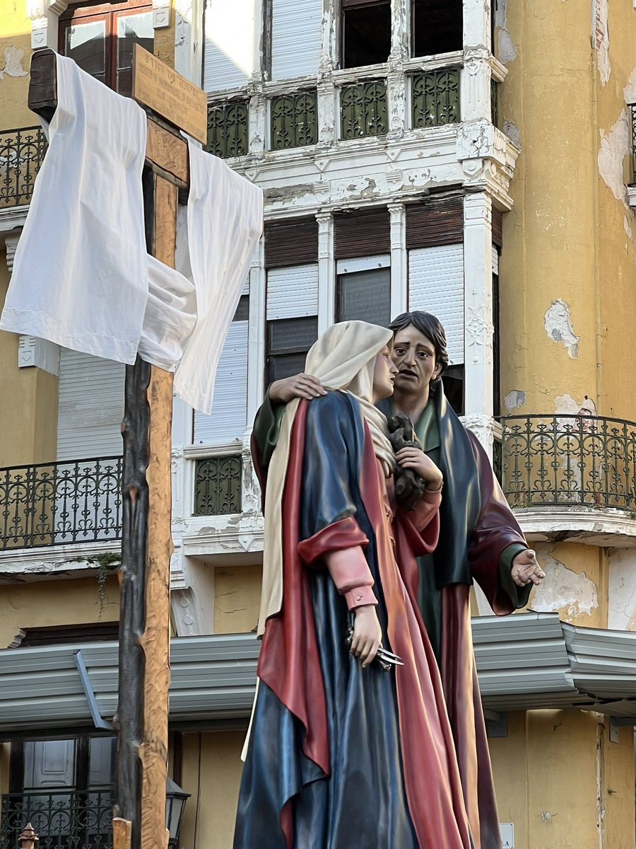Spes_98's tweet photo. viernes santo en Zamora. https://t.co/cfBTdDvpSa