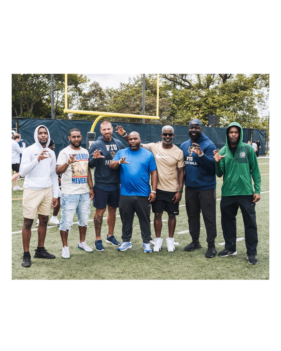 Gotta love when former panthers make their way back to campus 😸🔥