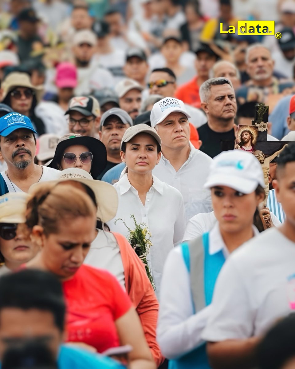 ladataecu tweet media