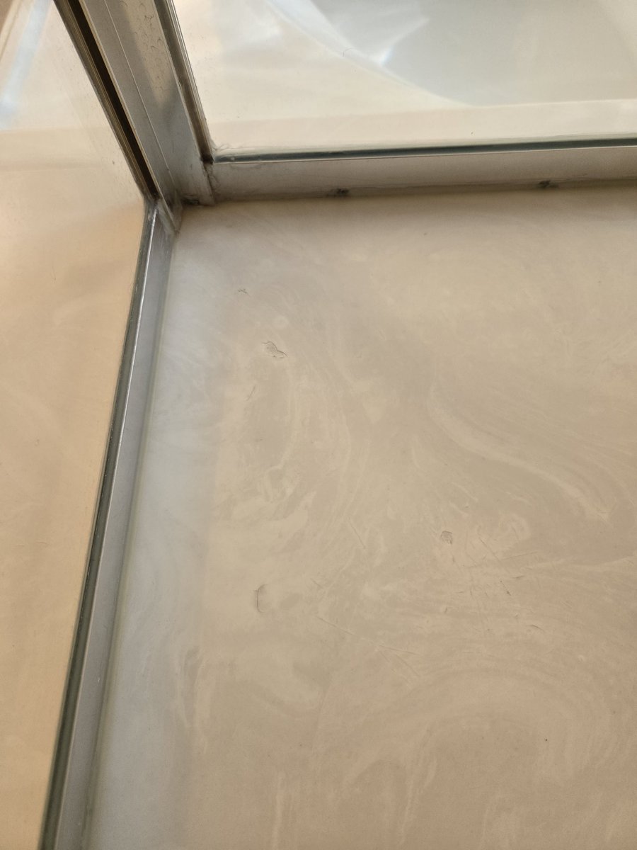 FIX_A_TUB's tweet image. Worn shower ledge repair and color blend.
(832) 788-5952

#refinishing #showerrepair #ChipRepair