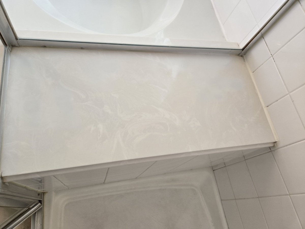 FIX_A_TUB's tweet image. Worn shower ledge repair and color blend.
(832) 788-5952

#refinishing #showerrepair #ChipRepair