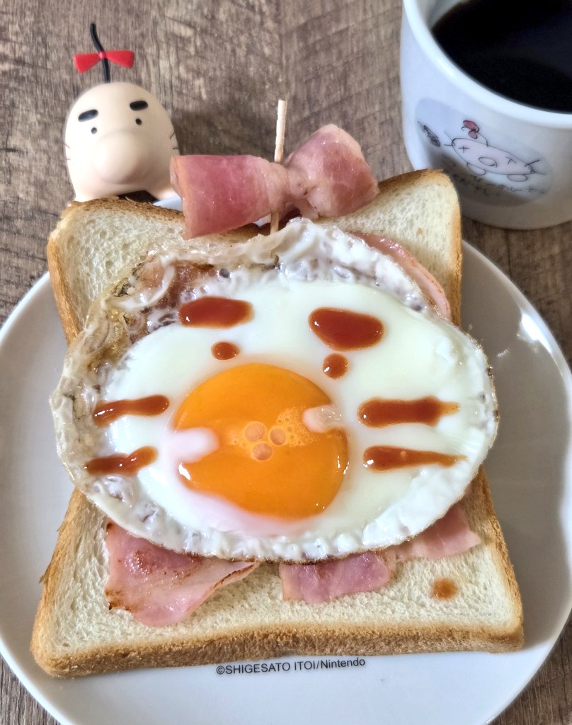 今日の朝ご飯はどせいさんトースト♪ちょっと久しぶりかも😄