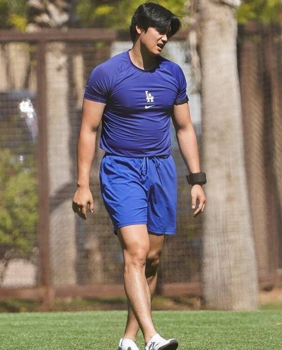 Male Central tweet media