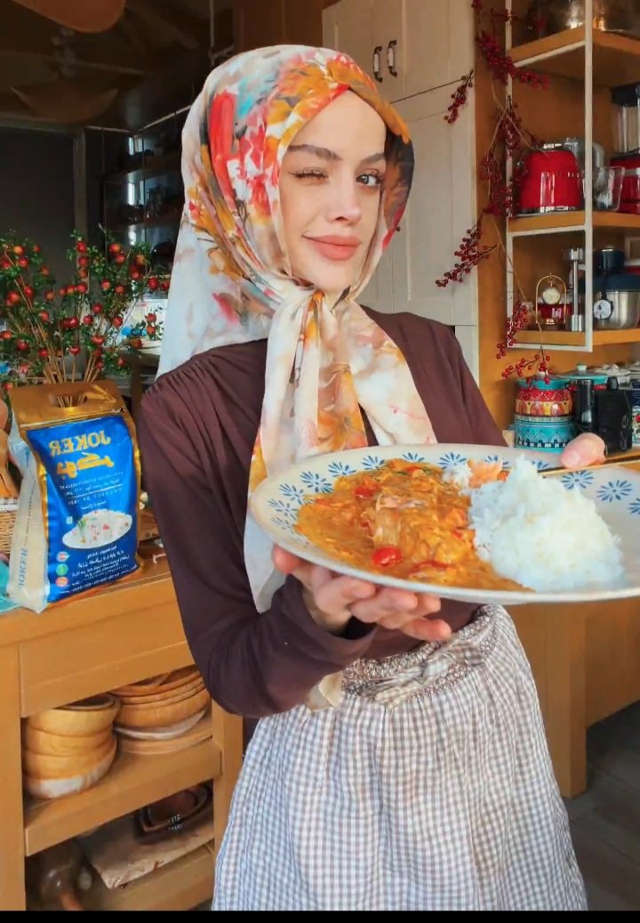 A Dali Rivers tweet media