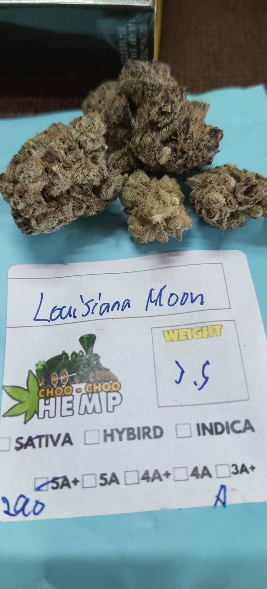 カオソーイ tweet media