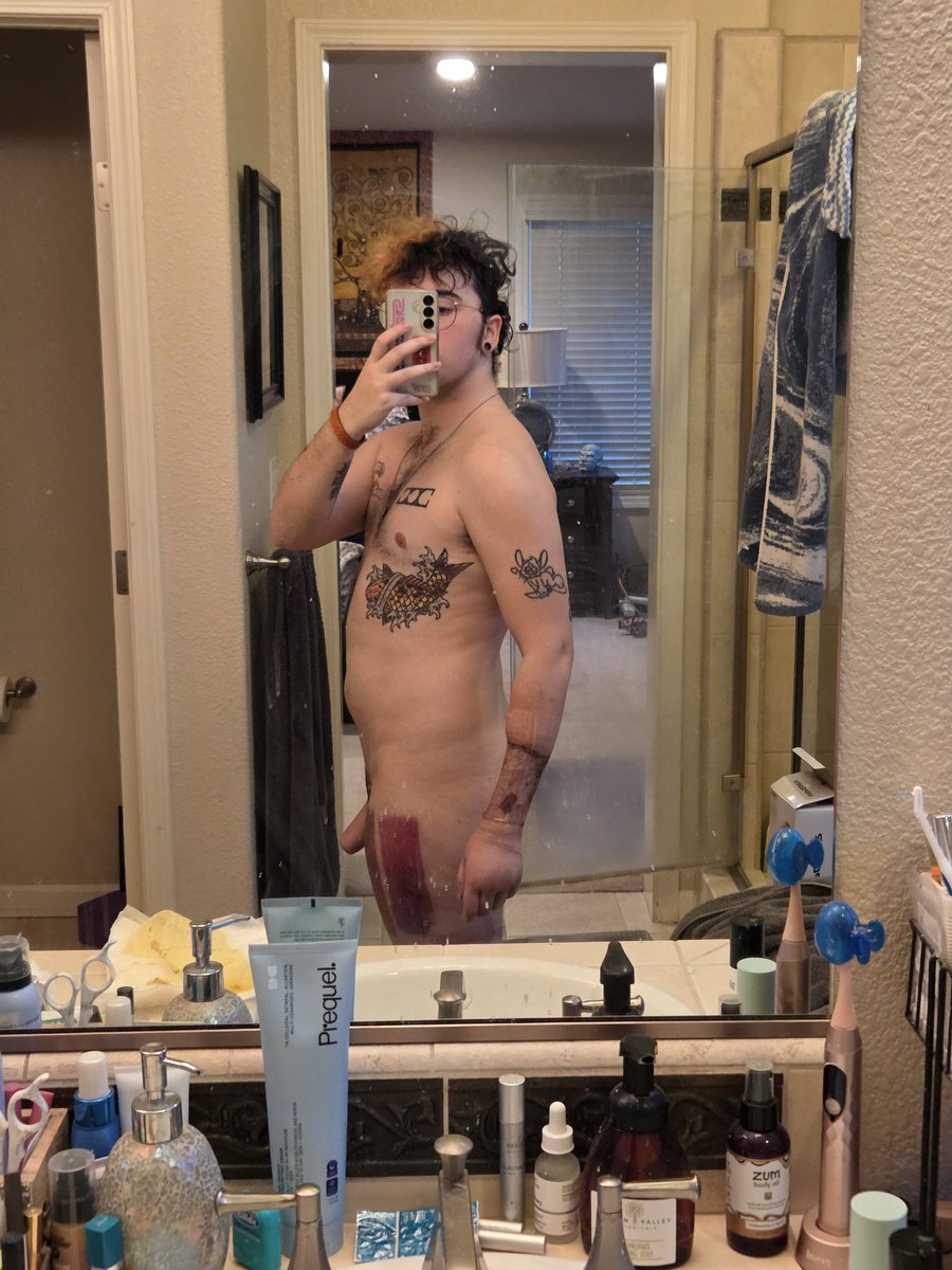 bnnuy🔜Bottom Surgery tweet media