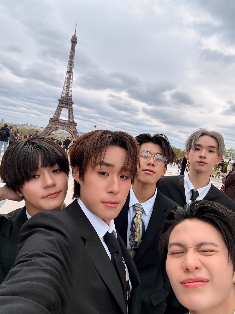 เมจิกแปลลว่าเวทมนตร์ tweet media