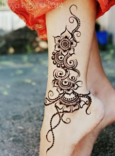 DivayHot15452's tweet photo. @AbtsamA11087 Wowwwwww beautiful Mehndi design. Very elegantly done. Here are more samples of beautiful Mehndi designs for you. Husbands love them and others too appreciate them.
(some more samples on my main page too) https://t.co/fsSB4HmsQB