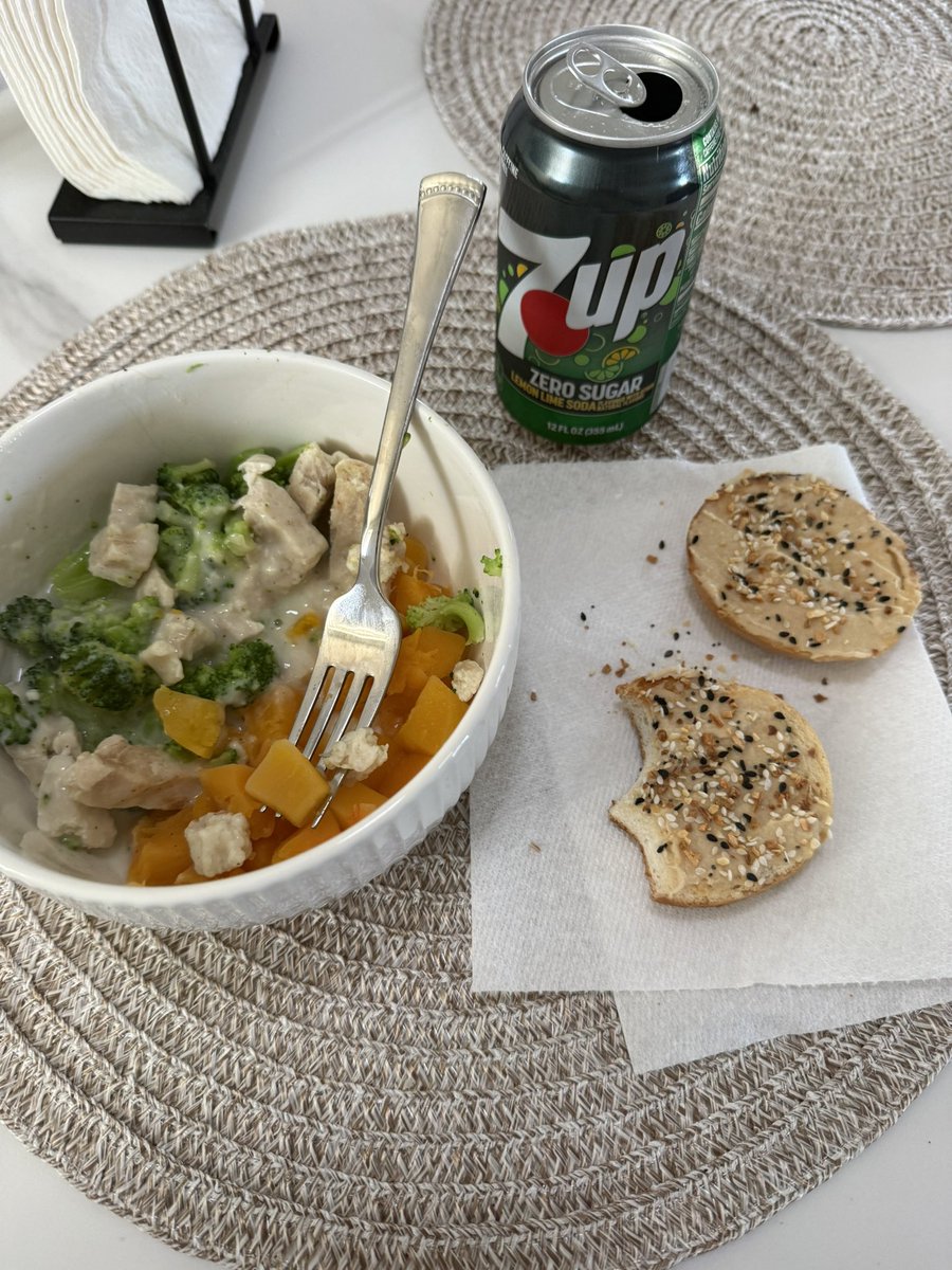 ester🥕 tweet media