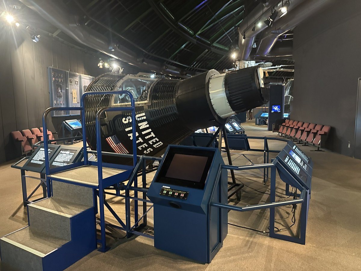 FUSECIBA's tweet photo. @ncorreyna @kentakesu 石川県羽咋市のコスモアイル羽咋
米ソ宇宙開発のカケラが展示中 https://t.co/RgyAo5lzPL