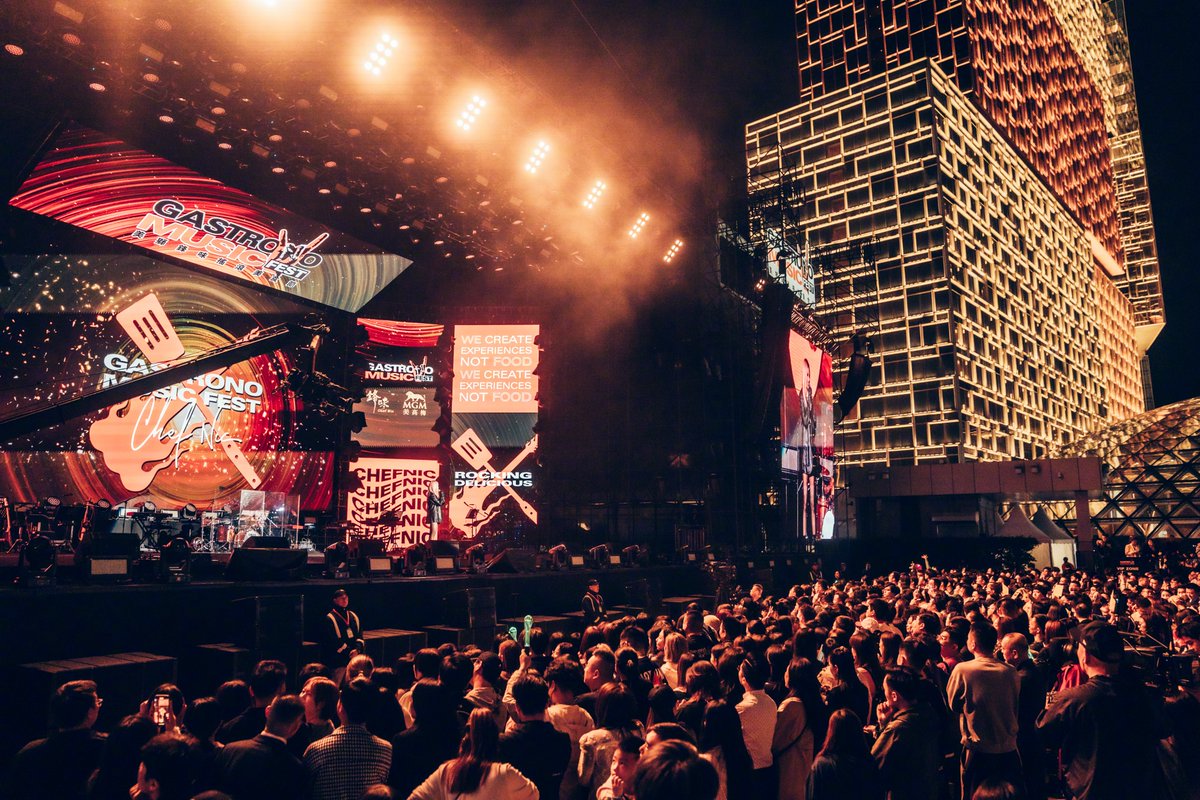 debra friend tweet media